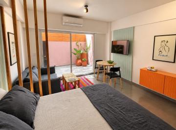 Departamento · 30m² · 1 Ambiente · Wood Light - Monoambiente Luminoso con Patio Privado en Palermo.