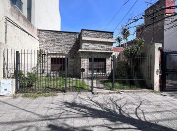 Casa de 3 ambientes, Lanús · Excelente Lote 8.66x45 Dos Familias o Emprendimiento