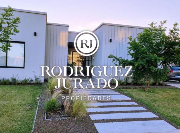 Casa · 144m² · 3 Ambientes · 1 Cochera