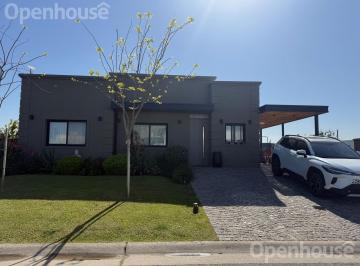 Casa · 146m² · 5 Ambientes · 4 Cocheras · Imperdible Casa - San Pablo. Totalmente Equipada! con Piscina Climatizada