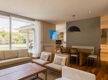 Casa · 260m² · 7 Ambientes · 1 Cochera · Casa en Venta en Los Lagos - Nordelta
