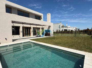 Casa · 332m² · 5 Ambientes · 2 Cocheras · Casa en Venta en Carpinchos, Nordelta, Tigre
