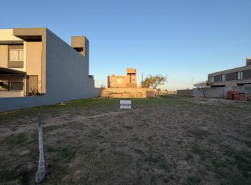 Terreno · 300m² · Espectacular Lote Central en Solares de Manantiales