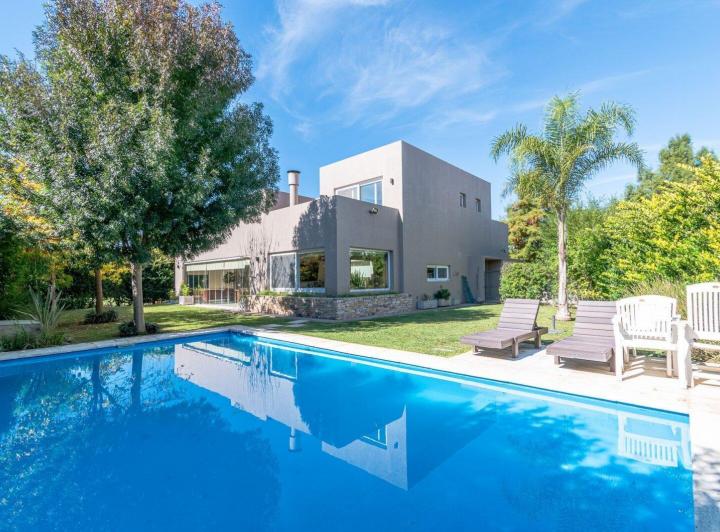 Casa · 199m² · 6 Ambientes