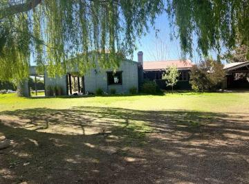 Casa de 5 ambientes, Los Corralitos · Casa con Pileta y 2.070 m² de Terreno en Corralitos