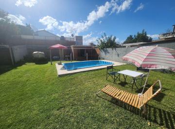 Casa · 141m² · 11 Ambientes · 1 Cochera · Casa - Centro