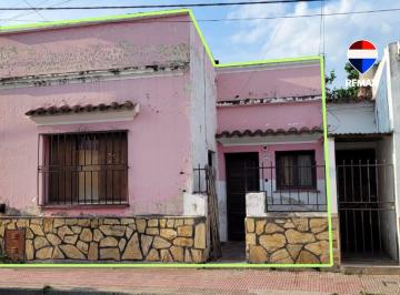 Casa · 130m² · 5 Ambientes · Casa a Refaccionar 4 Dor Venta Zona