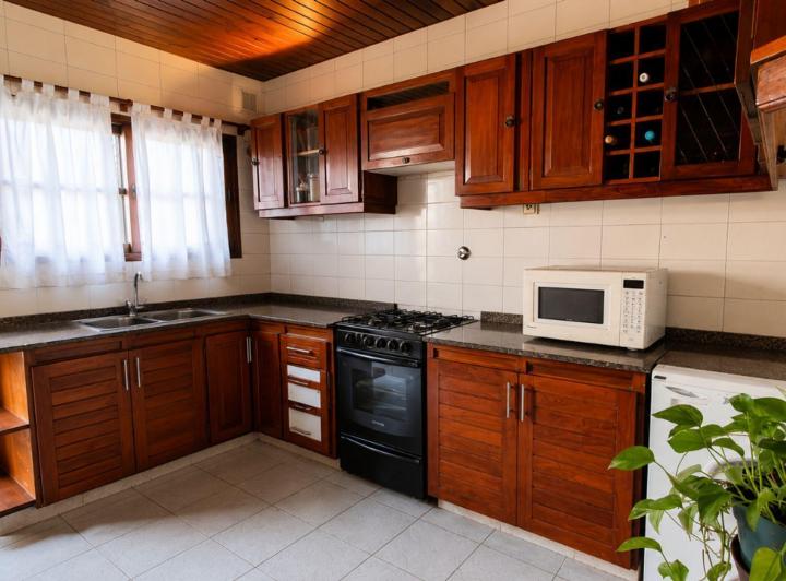Casa · 122m² · 4 Ambientes · 1 Cochera