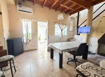 Casa · 145m² · 6 Ambientes · 1 Cochera · Venta Casa Villa del Parque Apto Credito