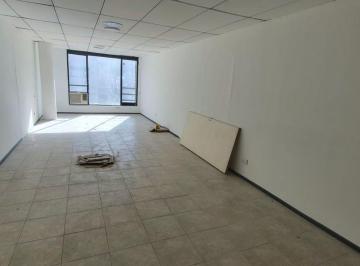 Oficina comercial · 40m² · Alquiler Oficina Centro 40 m Sobre Av Colon