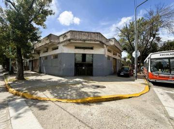 Bodega-Galpón · 268m² · Galpon en Venta con Vivienda, Caba