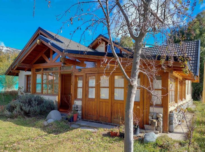 Casa · 172m² · 6 Ambientes · 1 Cochera