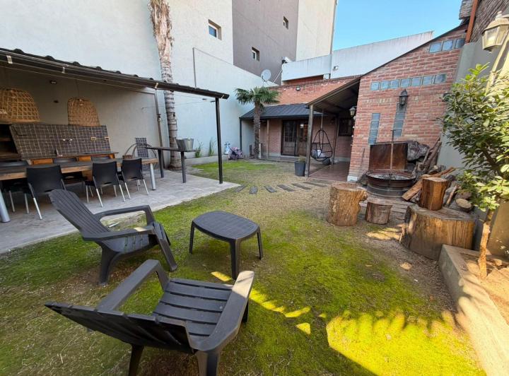 Casa · 181m² · 4 Ambientes · 2 Cocheras