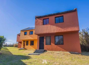 Casa · 88m² · 5 Ambientes · 1 Cochera · Venta Apartamento 3 Dorm. en Lagomar Cochera