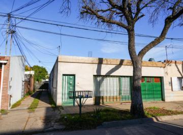 Casa · 159m² · 5 Ambientes · 1 Cochera · Vivienda con Salón Comercial