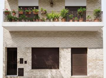 Casa · 372m² · 8 Ambientes · Venta Casa con Local Comercial en Luis Agote