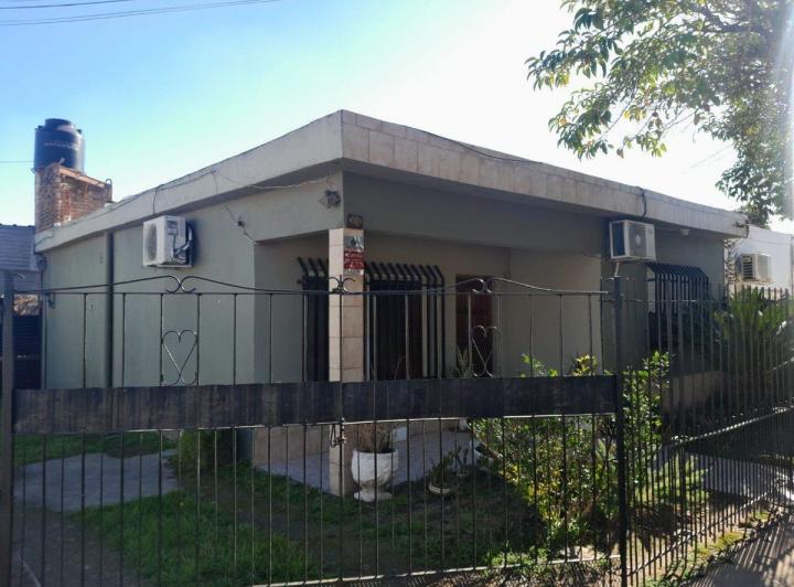 Casa · 115m² · 4 Ambientes · 2 Cocheras