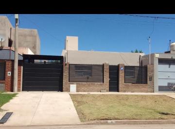 Casa de 4 ambientes, Pérez · Casa Nueva en Venta en Pérez