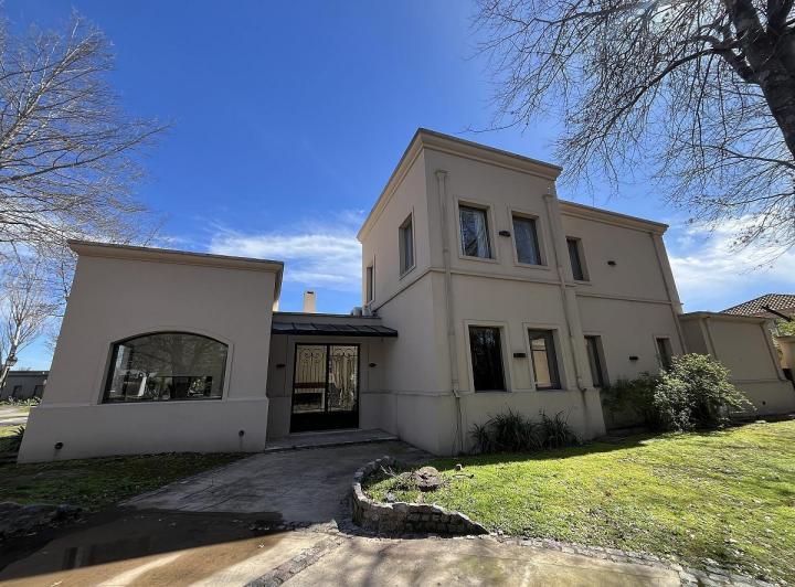Casa · 160m² · 4 Ambientes