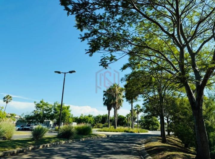 Casa · 600m² · 5 Ambientes · 6 Cocheras