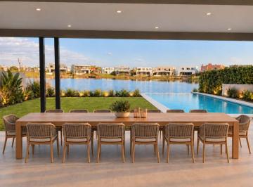 Casa · 290m² · 6 Ambientes · 1 Cochera · Casa en Venta en Santa Ana, Villanueva, Tigre