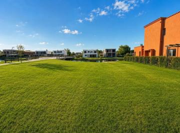 Terreno · 670m² · Terreno Lote en Venta en Laguna Grande, Villanueva, Tigre