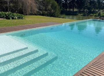 Casa · 392m² · 5 Ambientes · 2 Cocheras · Casa Chalet en Venta en Los Castores, Nordelta, Tigre