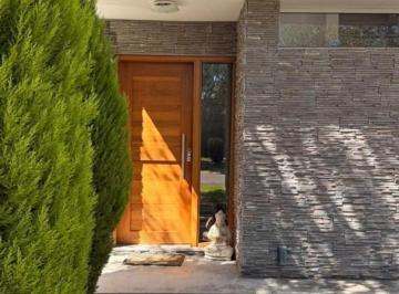 Casa · 240m² · 4 Ambientes · 1 Cochera · Casa en Venta en La Comarca, General Pacheco, Tigre