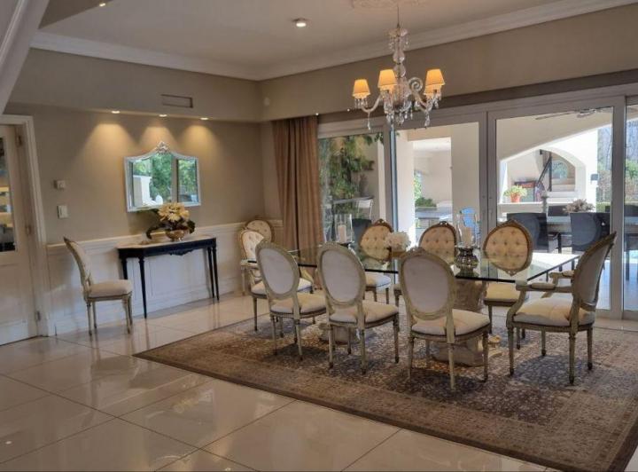 Casa · 533m² · 8 Ambientes · 1 Cochera