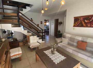 Casa · 168m² · 3 Ambientes · 1 Cochera · Casa en Venta en Munro, Vicente López, G. B. a. Zona Norte