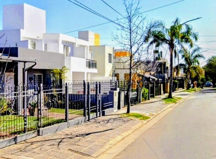 Casa · 150m² · 7 Ambientes · 2 Cocheras
