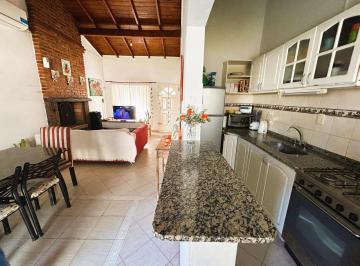 Casa · 150m² · 4 Ambientes · 2 Cocheras · Casa de 4 Ambientes en Venta en Lujan con Patio y Cochera Apto Credito