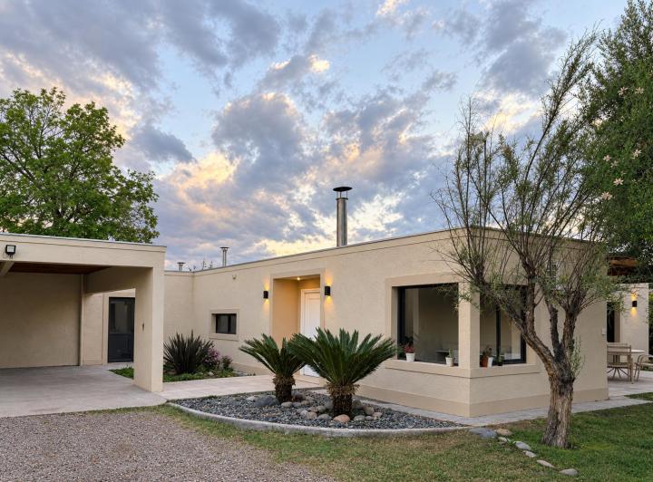 Casa · 215m² · 7 Ambientes · 2 Cocheras