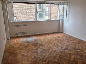 Departamento de 2 ambientes, Boedo · Av San Juan 3429 2 Ambientes Muy Amplios P. 4° Ctfte Muy Luminoso!cocina con Conexion Lavarropas