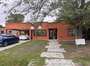 Casa · 175m² · 6 Ambientes · 4 Cocheras · Venta Casa - Barrio Rocios del Pilar - a Estrenar