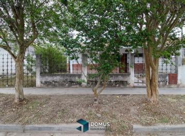 Casa · 80m² · 3 Dormitorios · 1 Cochera · Venta Casa en Cerrillos