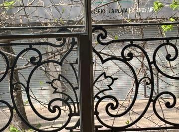Departamento de 3 ambientes, La Plata · Excelente Ubicación Se Alquila Semipiso en Edificio de Estilo
