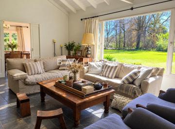 Casa · 262m² · 5 Ambientes · 2 Cocheras · Venta Casa en Chacras de Murray / Pilar