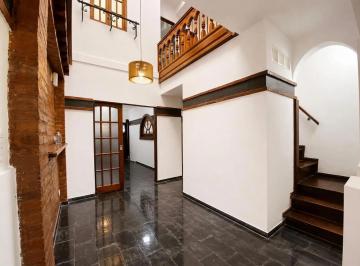 Casa de 4 ambientes, Quilmes · Triplex en Venta Frente a Estación Don Bosco con Cochera, Totalmente Reciclado