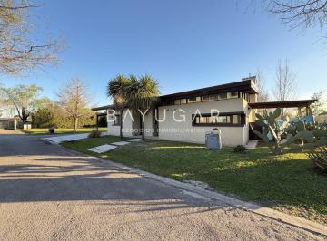 Casa · 120m² · 5 Ambientes · 3 Cocheras · Venta Casa - Barrio Cerrado en Pilar - Super Luminosa