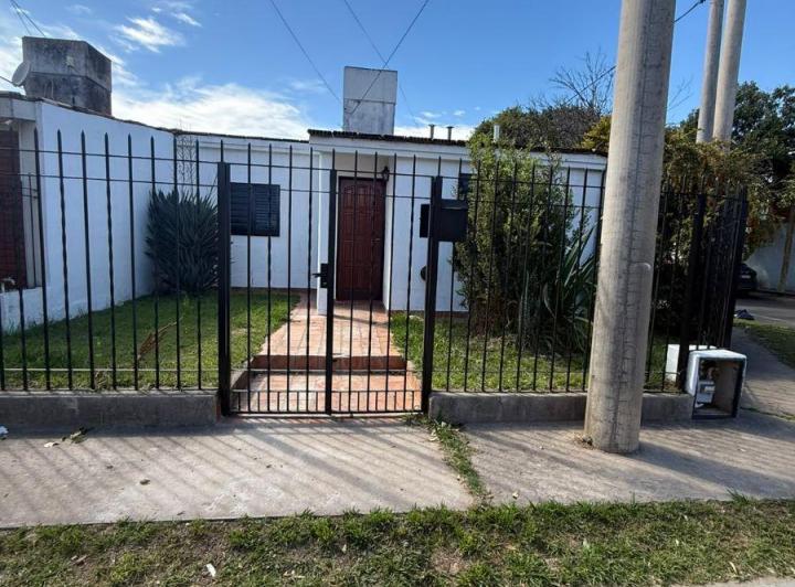 Casa · 100m² · 4 Ambientes · 1 Cochera