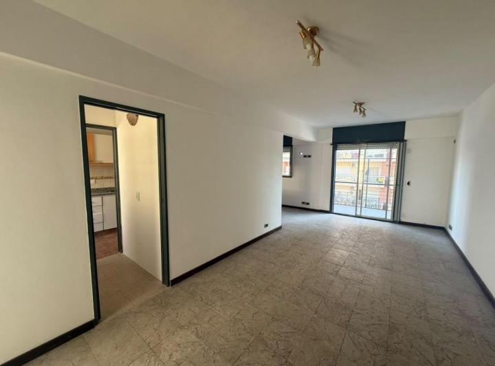 Departamento en Venta - 3 Ambientes con Terraza Propia - Caballito