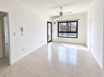 Departamento de 2 ambientes, Zárate · Bello y Luminoso 2 Ambientes con Balcón a Precio Ideal