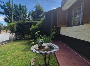 Casa · 90m² · 5 Ambientes · 1 Cochera · Casa 2 Dorm. a m Av Carcano
