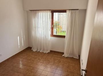 Casa · 60m² · 3 Ambientes · Casa de 3 Amb con Gran Parque