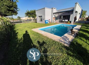 Casa · 150m² · 4 Ambientes · 5 Cocheras · Casa en Alquiler en Santa Lucia