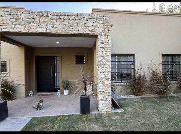 Casa de 4 ambientes, Ezeiza · Casa en Vta Moderna Ctro Canning