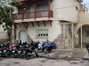 Casa de 8 ambientes, Santiago del Estero · Casa en Venta - Dueño Vende - Barrio Alberdi - Excelente Ubicación