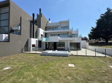 Departamento · 167m² · 4 Ambientes · 2 Cocheras · Hermoso Departamento en Valle del Golf