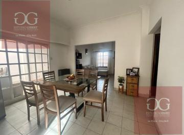 Casa · 91m² · 3 Ambientes · 1 Cochera · Casa - Tolosa